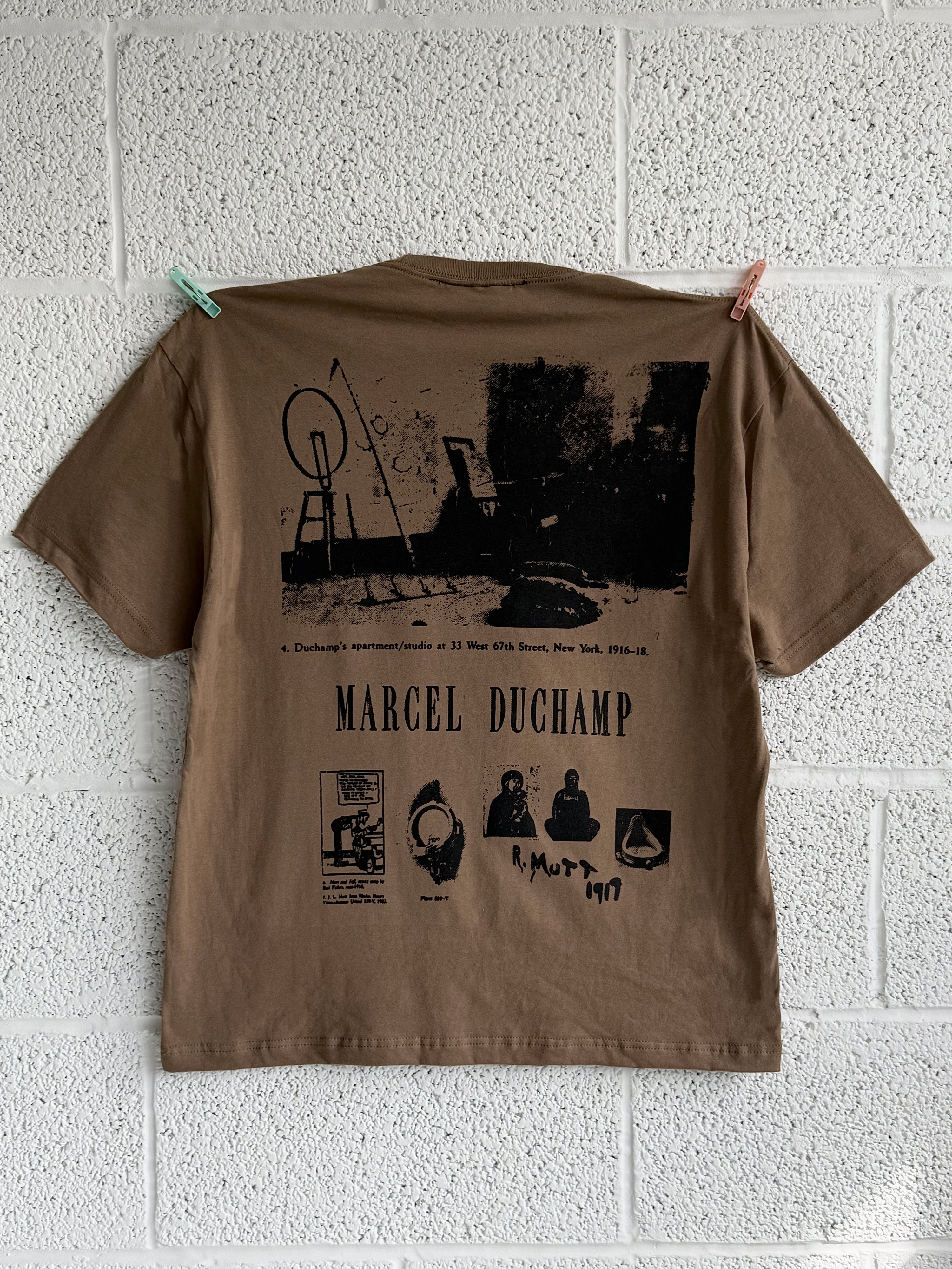 FOUNTAIN Marcel Duchamp T-Shirt -  Brown